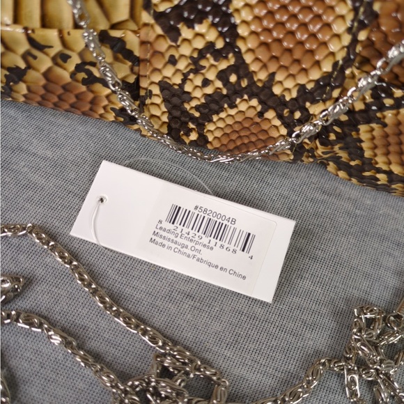 🍭 3/$10 👯‍♀️Host Pick⚡️FREE w/purchase SnakeskinPrint Clutch/Small Purse-w/flaws - Picture 7 of 13